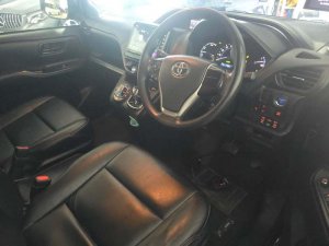 Toyota Noah Hybrid 1.8x Cvt (Hybrid)