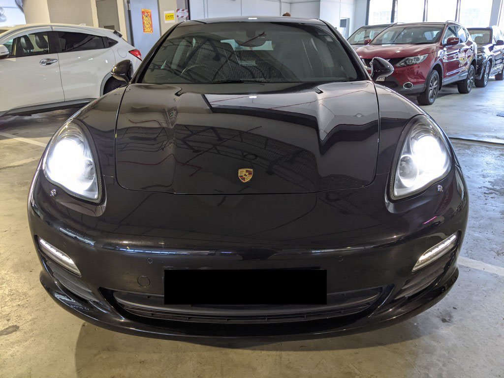 Porsche Panamera (COE Till 10/2031)