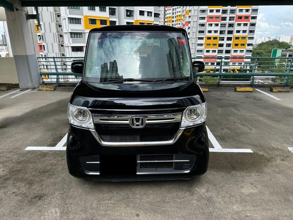 HONDA N-BOX L AUTO