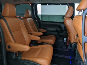 Toyota Noah 1.8x Cvt (Hybrid)