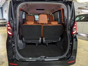 Toyota Noah 1.8x Cvt (Hybrid)