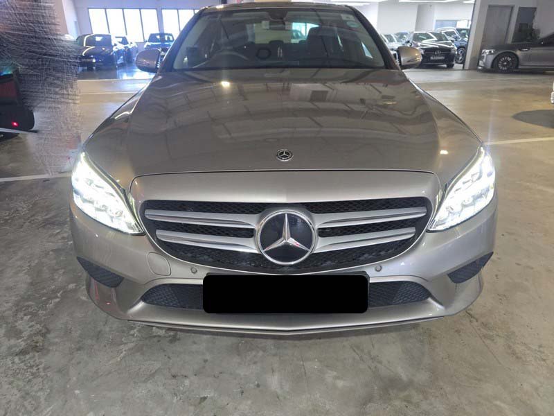 Mercedes Benz C180 Sedan Avg (r17 Led)