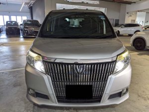 Toyota Esquire GI 2.0 Cvt