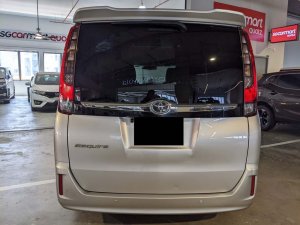 Toyota Esquire GI 2.0 Cvt