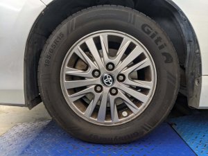 Toyota Esquire GI 2.0 Cvt