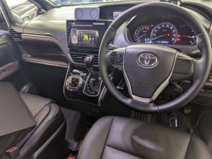 Toyota Esquire GI 2.0 Cvt