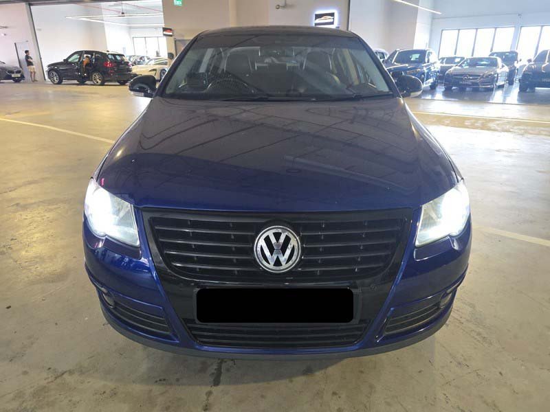 Volkswagen Passat 1.8 Tsi At Abs D/airbag 4dr 2wd (COE Till 04/2029)