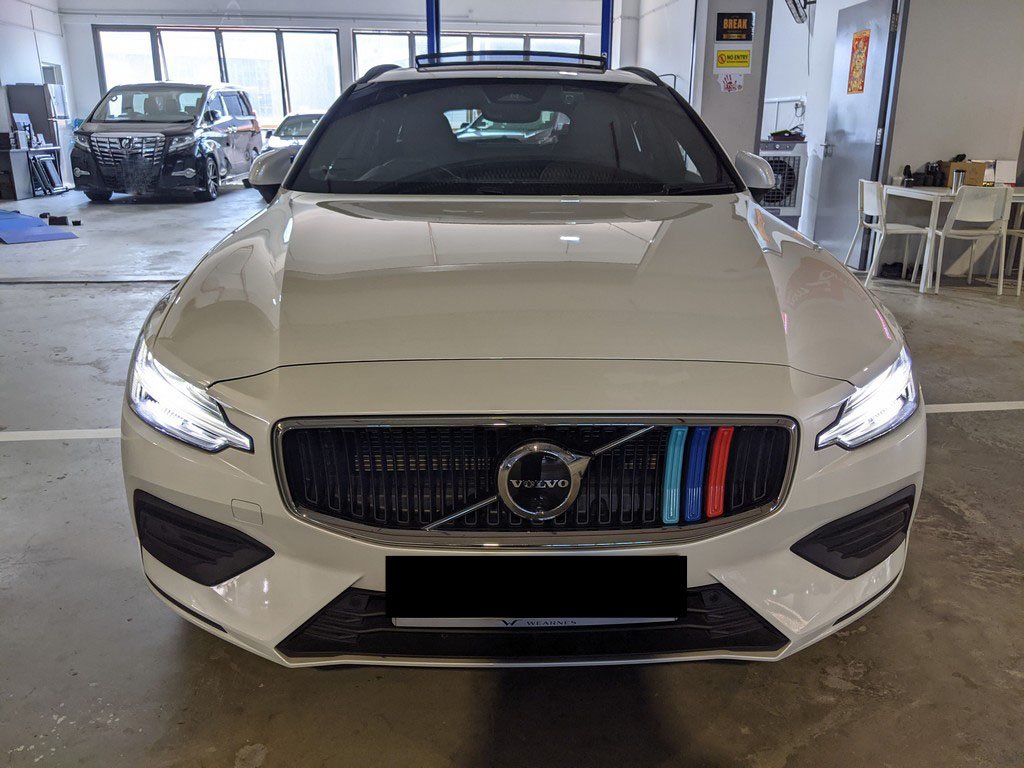 Volvo V60 B4 Plus (Hybrid)