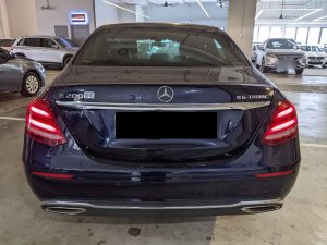 Mercedes Benz E200 Sedan Exclusive (r18 Led)
