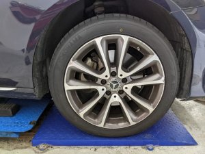 Mercedes Benz E200 Sedan Exclusive (r18 Led)