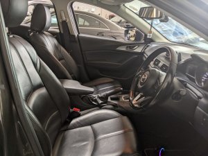 Mazda 3 Sedan 1.5 At Eu6