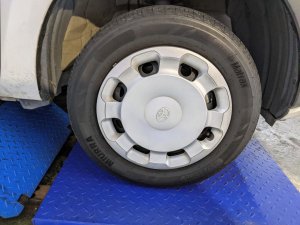 Toyota Sienta Standard (Hybrid)