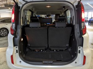 Toyota Sienta Standard (Hybrid)