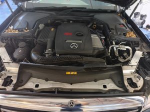 Mercedes Benz E200 Exclusive (r18 Led)