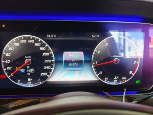 Mercedes Benz E200 Exclusive (r18 Led)