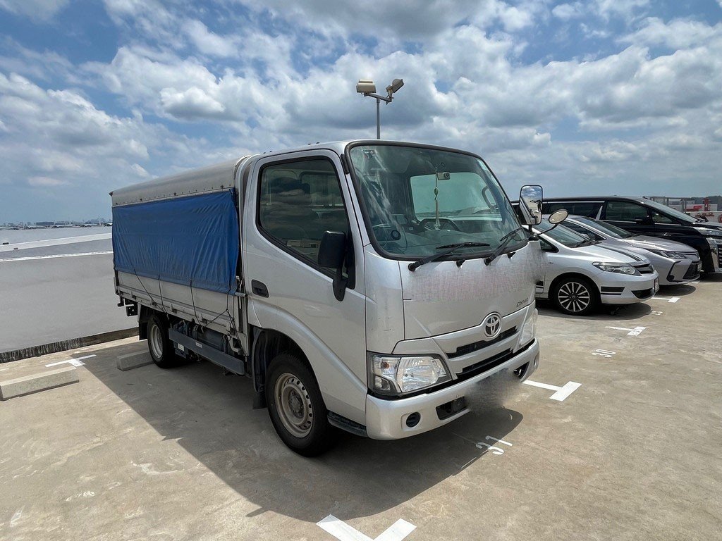 TOYOTA DYNA 150MT
