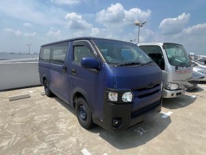 Toyota Hiace 3.0 Dx Diesel Turbo Mt 2wd Lgv (COE Till 03/2030)