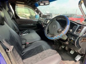 Toyota Hiace 3.0 Dx Diesel Turbo Mt 2wd Lgv (COE Till 03/2030)