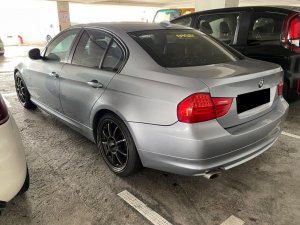 BMW 320i At 2.0l Abs D/airbag Hid 2wd 4dr (COE Till 08/2029)