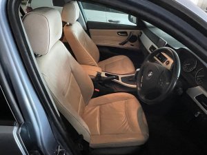 BMW 320i At 2.0l Abs D/airbag Hid 2wd 4dr (COE Till 08/2029)