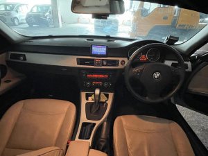 BMW 320i At 2.0l Abs D/airbag Hid 2wd 4dr (COE Till 08/2029)