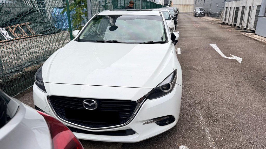 MAZDA / MAZDA3 SEDAN 1.5 AT LED EU6