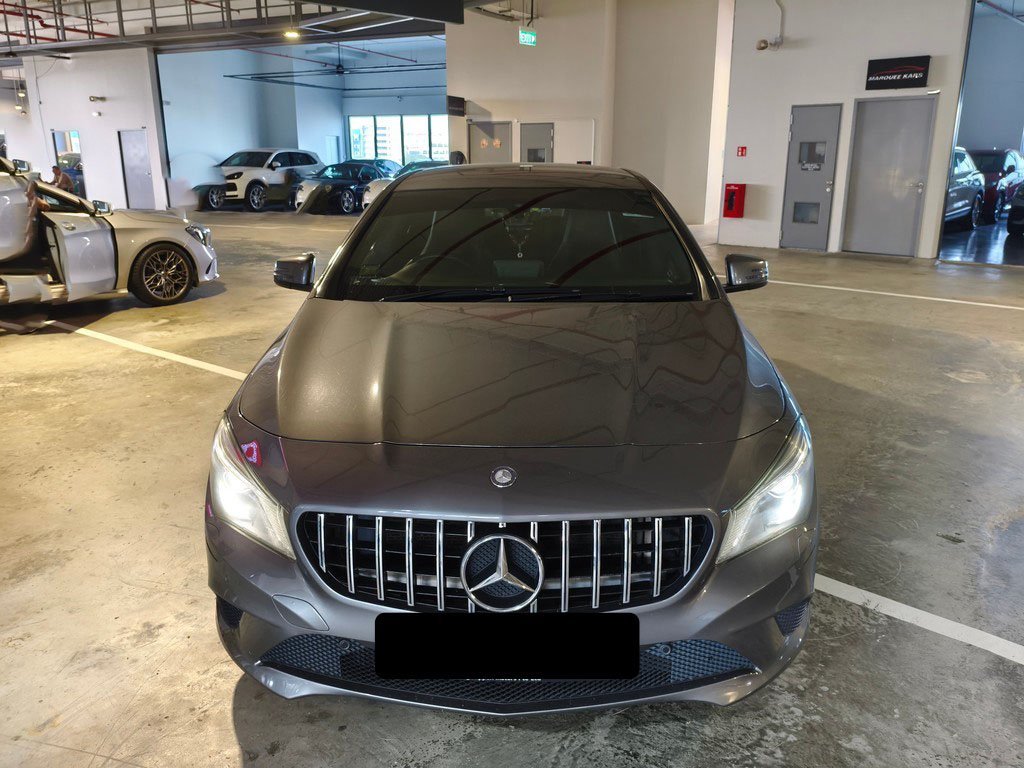 Mercedes Benz Cla180 (r18 Bi)