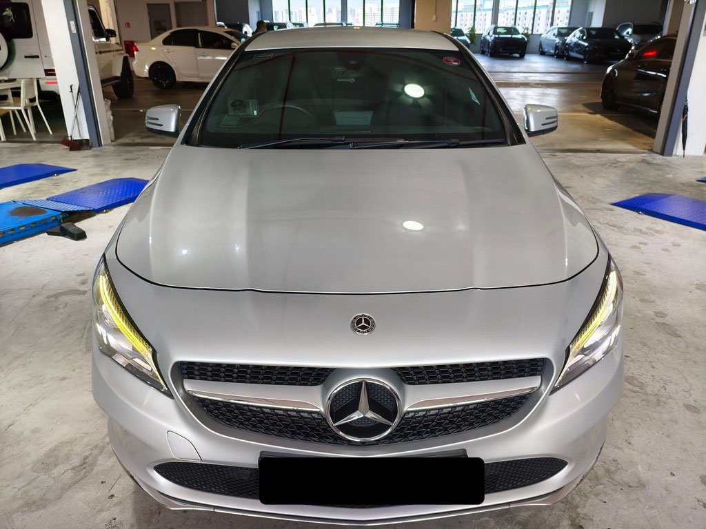 Mercedes Benz Cla180 Coupe Urban (r18 Led)