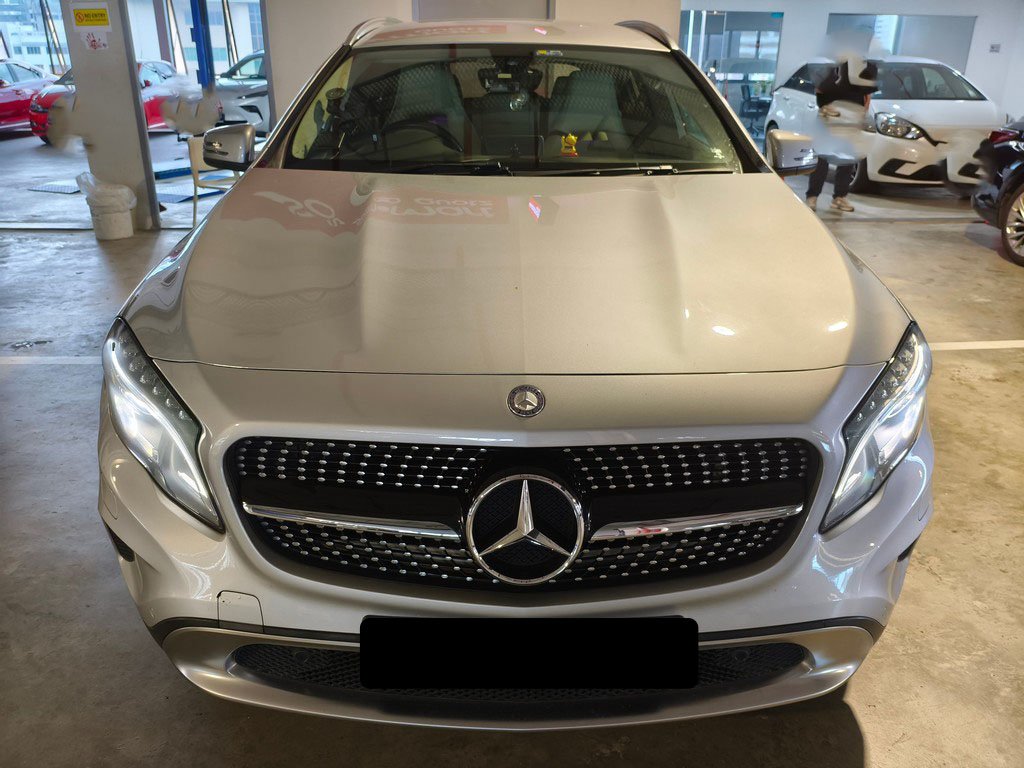 Mercedes Benz Gla180 (r18 Bi)