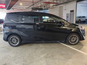 Toyota Sienta 1.5x Cvt (Hybrid)
