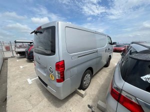 Nissan NV350 Panel Van 2.5 5MT 5dr