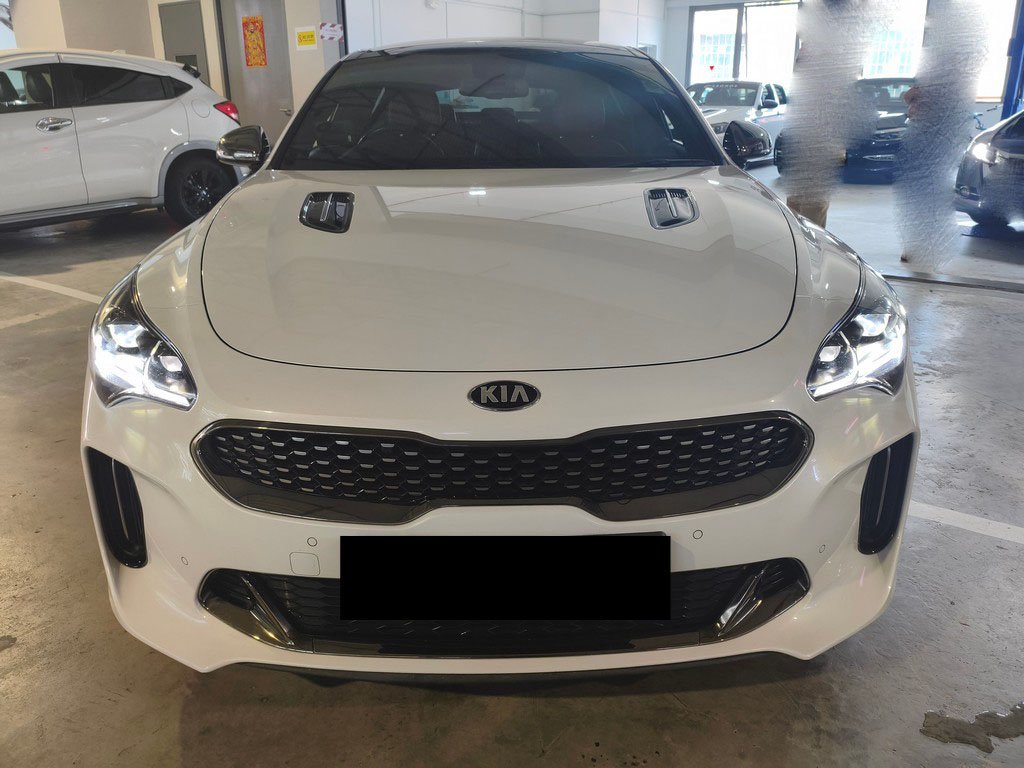 Kia Stinger 2.0a 2wd Sunroof