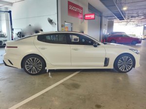 Kia Stinger 2.0a 2wd Sunroof