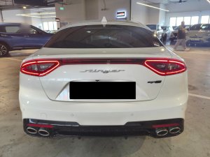 Kia Stinger 2.0a 2wd Sunroof