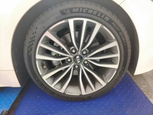 Kia Stinger 2.0a 2wd Sunroof