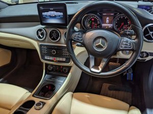 Mercedes Benz CLA180 Coupe Urban (R18 Led)