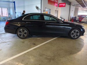 Mercedes Benz E180 Sedan Avg