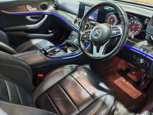 Mercedes Benz E180 Sedan Avg