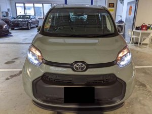 Toyota Sienta Hybrid Standard (Hybrid)
