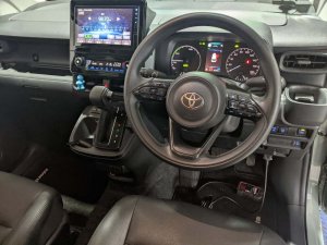 Toyota Sienta Hybrid Standard (Hybrid)