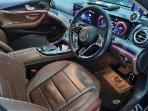 Mercedes Benz E200 Sedan Avg