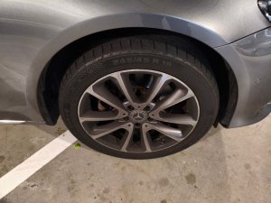 Mercedes Benz E200 Exclusive (r18 Led)