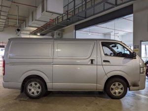 Toyota Hiace Van Turbo 5dr Mt