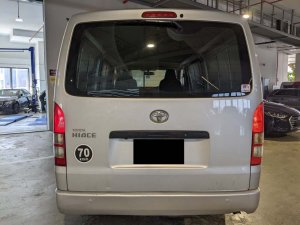 Toyota Hiace Van Turbo 5dr Mt