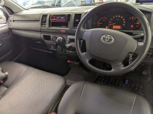 Toyota Hiace Van Turbo 5dr Mt