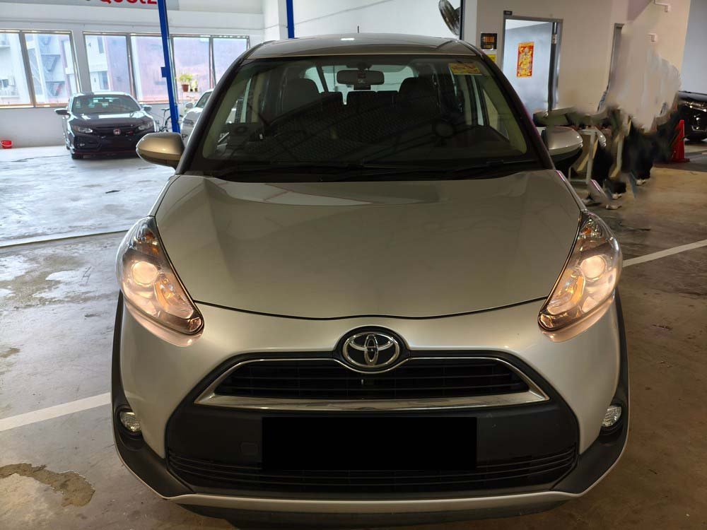 Toyota Sienta Standard (Auto)
