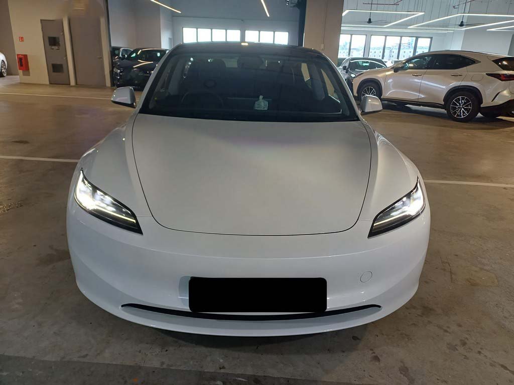 Tesla Model 3 Rwd (Electric Vehicle)