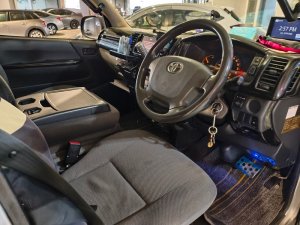 Toyota Hiace Dx 3.0 A 4 Door (COE Till 12/2029)