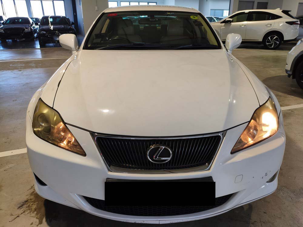 Lexus IS250 Auto STD (COE Till 09/2027)