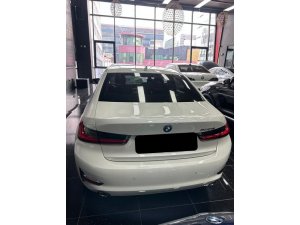 BMW 330e Luxury Led